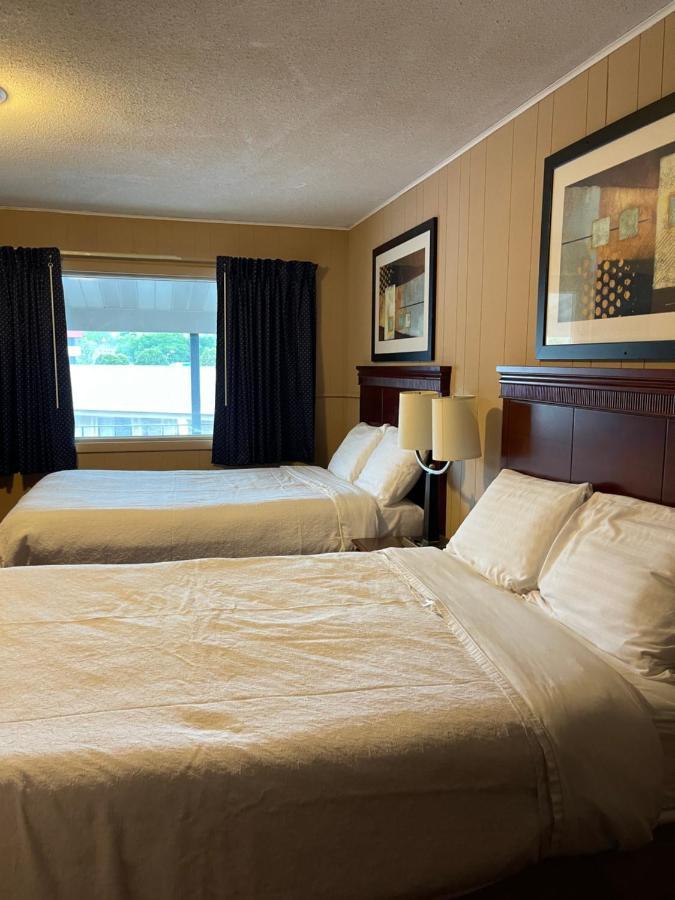 Travel Motel *